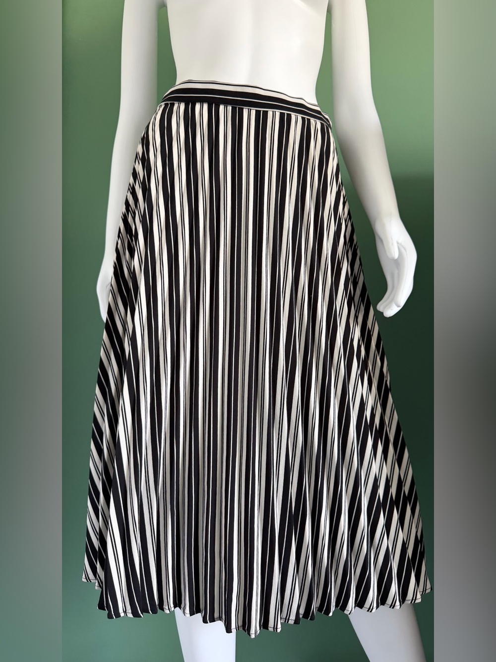 Rachel Zoe Black & White Striped Pleated Accordion Midi Skirt